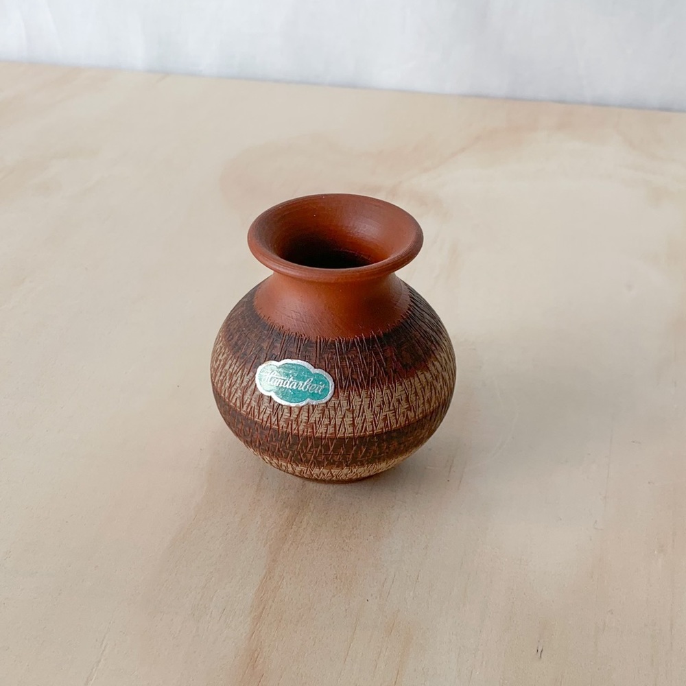 Handarbeit Pottery Small Vase